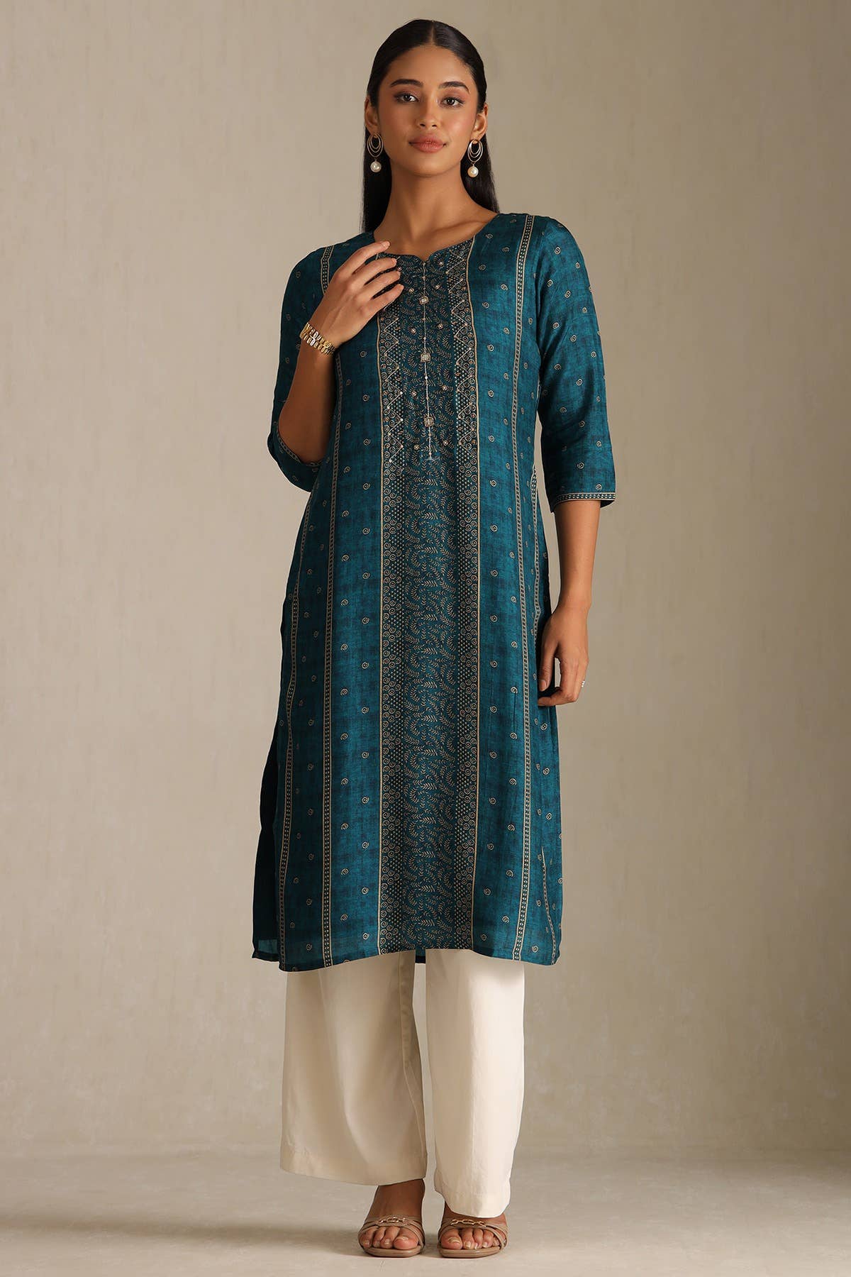 Blue Aura Embellished Kurta